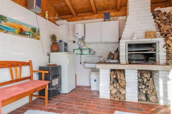 Eccellente opportunità! Vendita - casa attraente con piscina e giardino curato, Banjole!