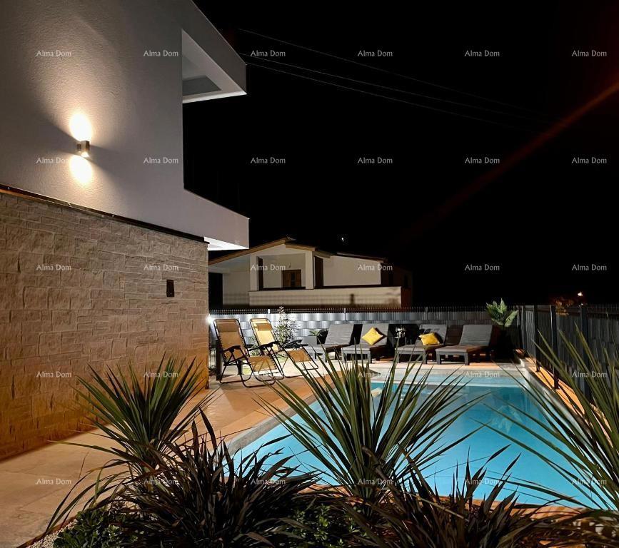 Moderna casa con piscina a Medulin, ideale per famiglie o investimenti!