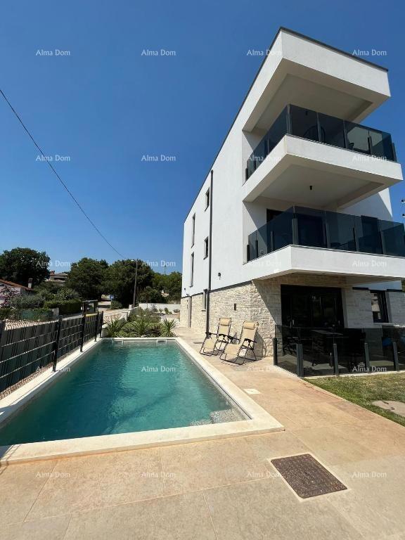 Moderna casa con piscina a Medulin, ideale per famiglie o investimenti!