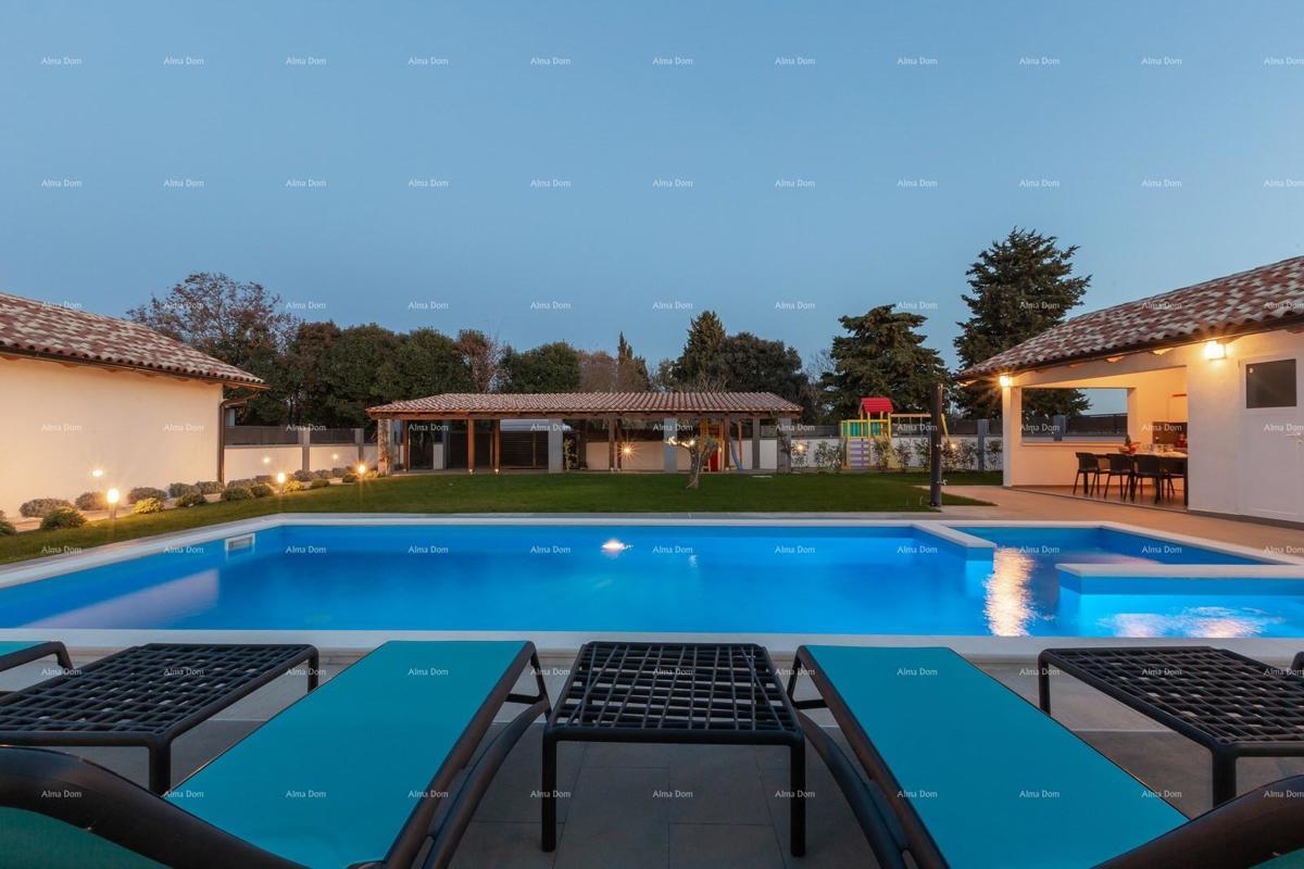 Pula.  8 km.  Šikići.