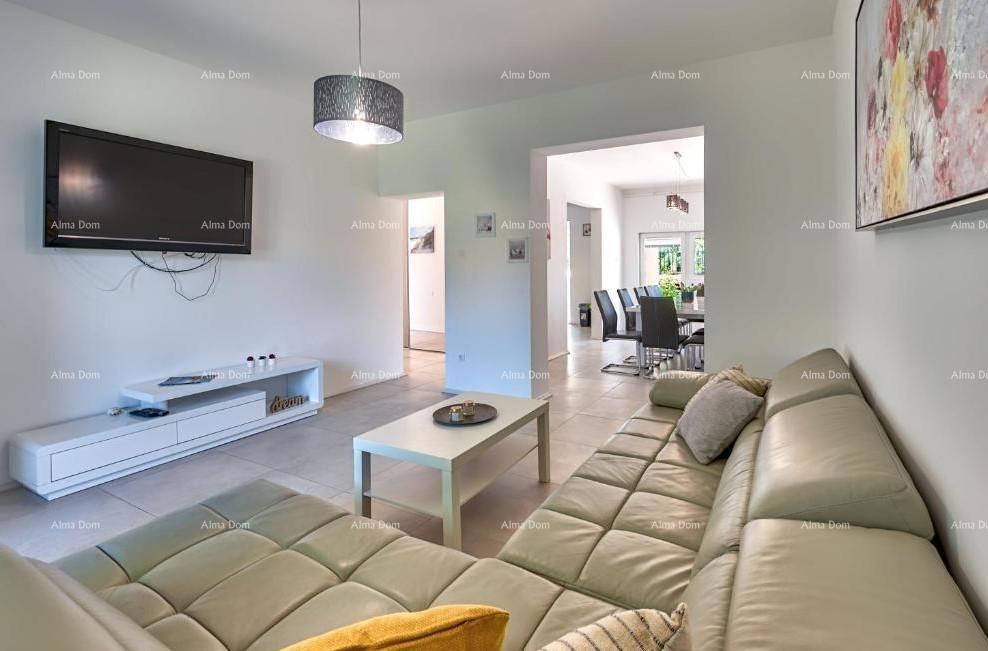 In vendita casa con piscina e vista mare – Ližnjan