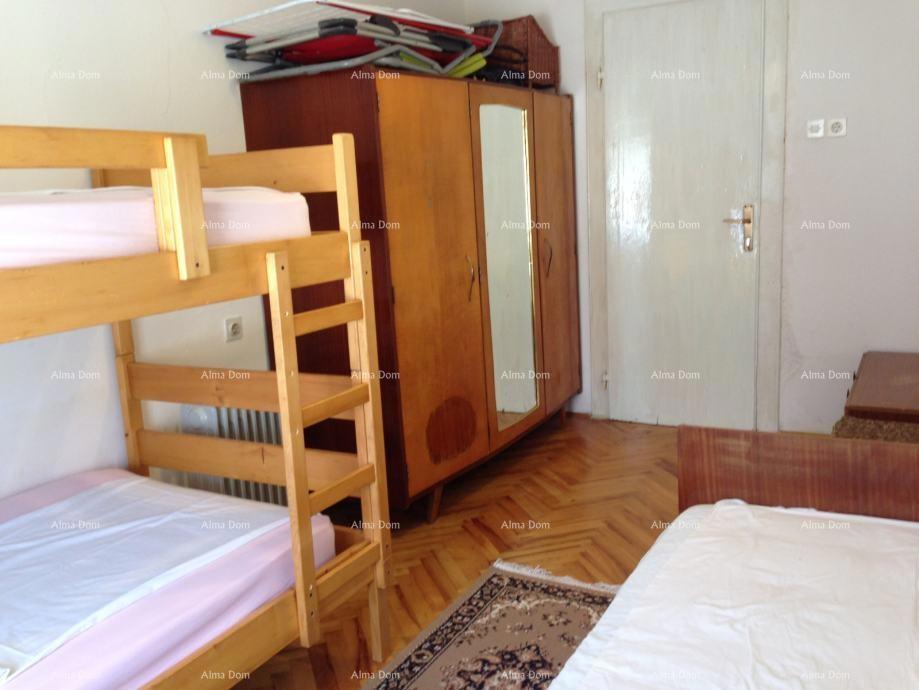 Poreč, in vendita appartamento con 3 camere da letto