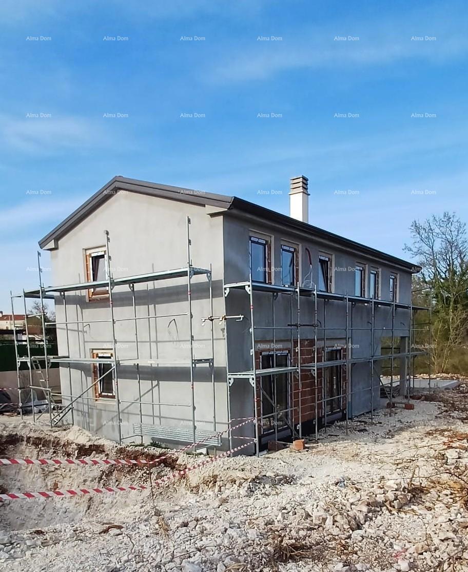 Vendita di una moderna casa con piscina in un tranquillo e bel luogo istriano,  Svetvinčenat!