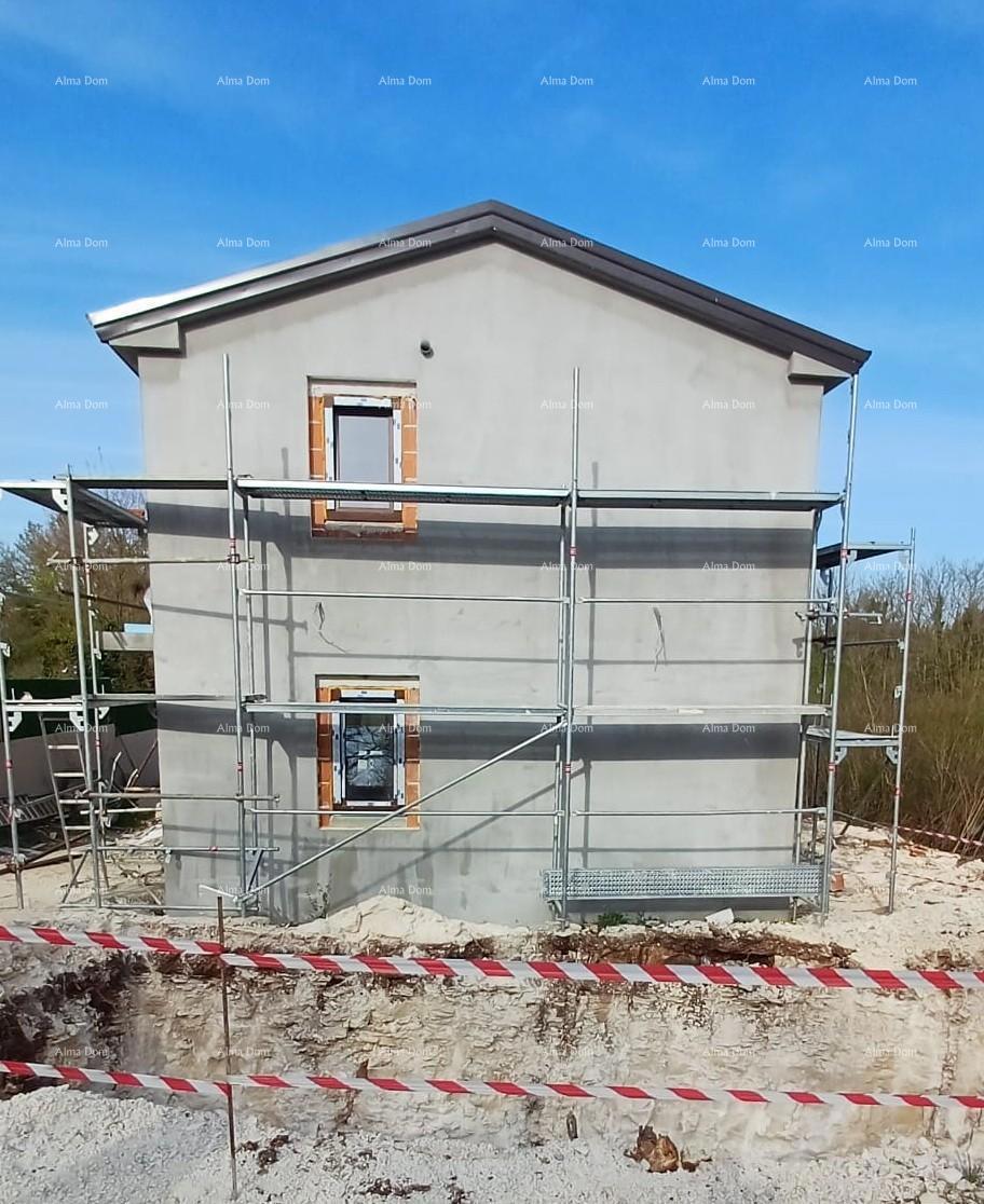 Vendita di una moderna casa con piscina in un tranquillo e bel luogo istriano,  Svetvinčenat!