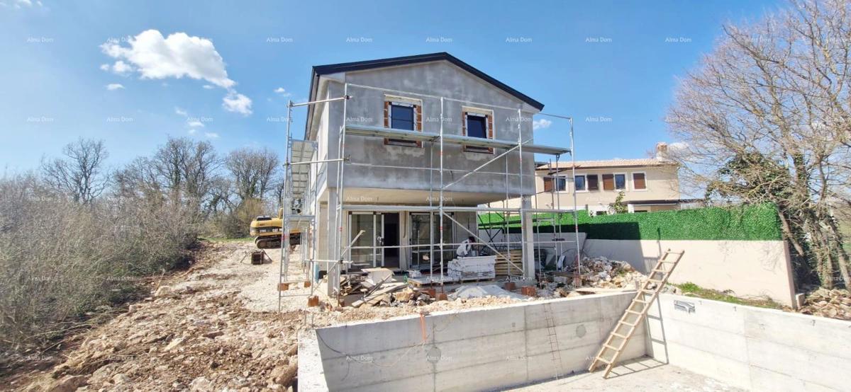 Vendita di una moderna casa con piscina in un tranquillo e bel luogo istriano,  Svetvinčenat!