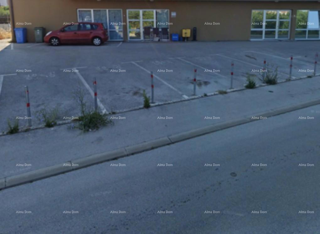 PULA, MONVIDAL – spazio commerciale con due ingressi in ottima posizione