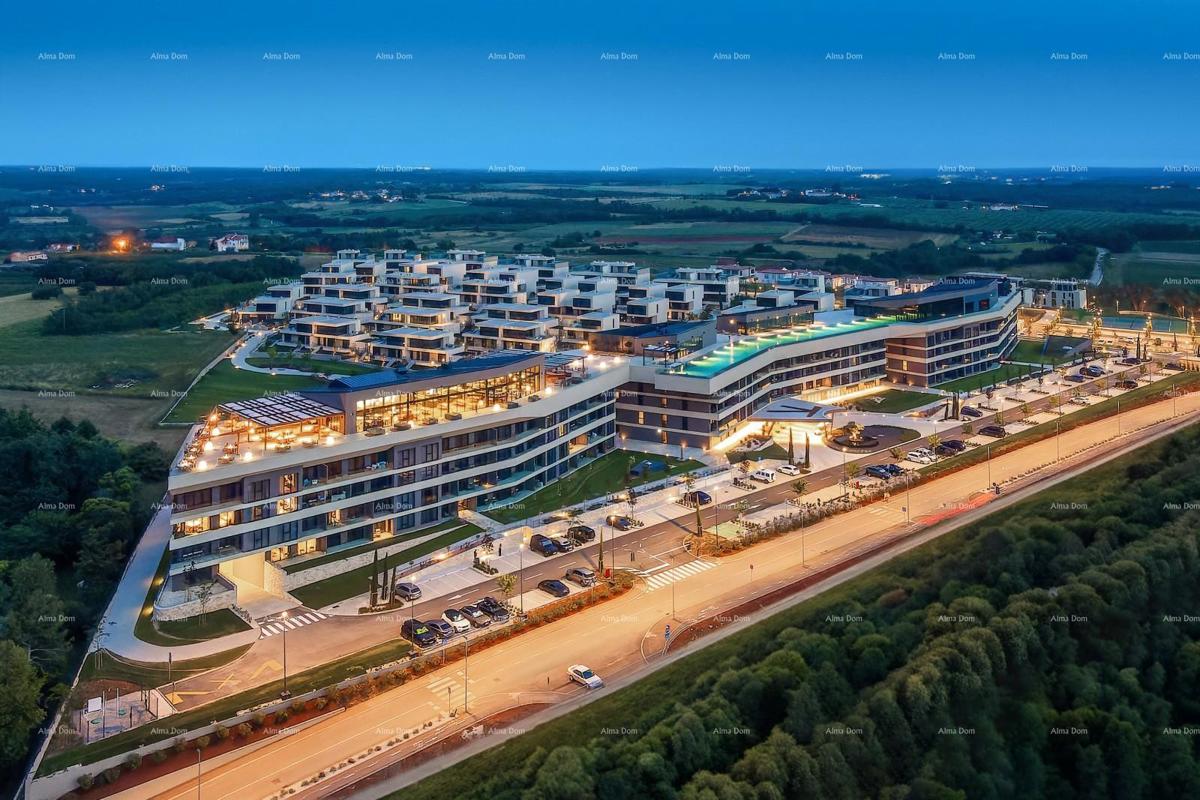 Umago, un resort di lusso e bellezza! Appartamenti in vendita in un resort con piscina a sfioro panoramica di 105 metri!