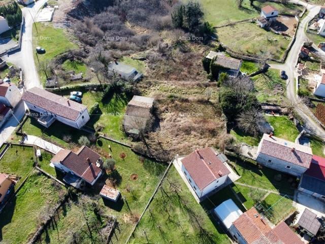 Vendiamo una grande casa indipendente con un ampio giardino!