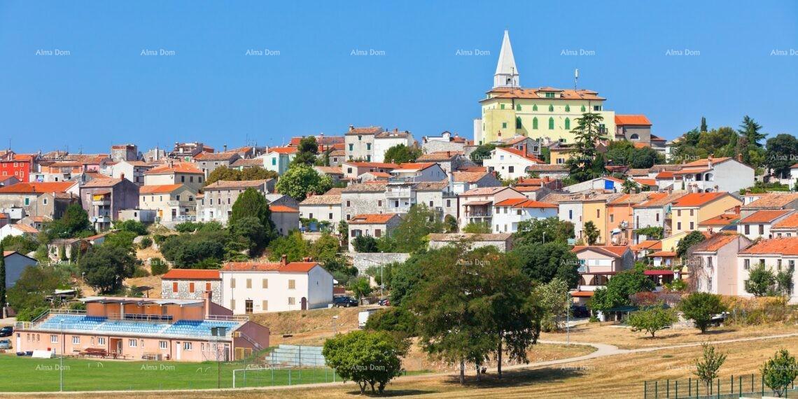 Vendiamo una casa in pietra nel centro di Verteneglio.