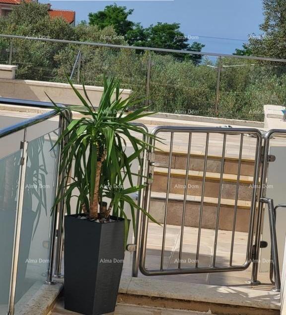 UMAGO, Bellissimo appartamento con piscina e vista mare