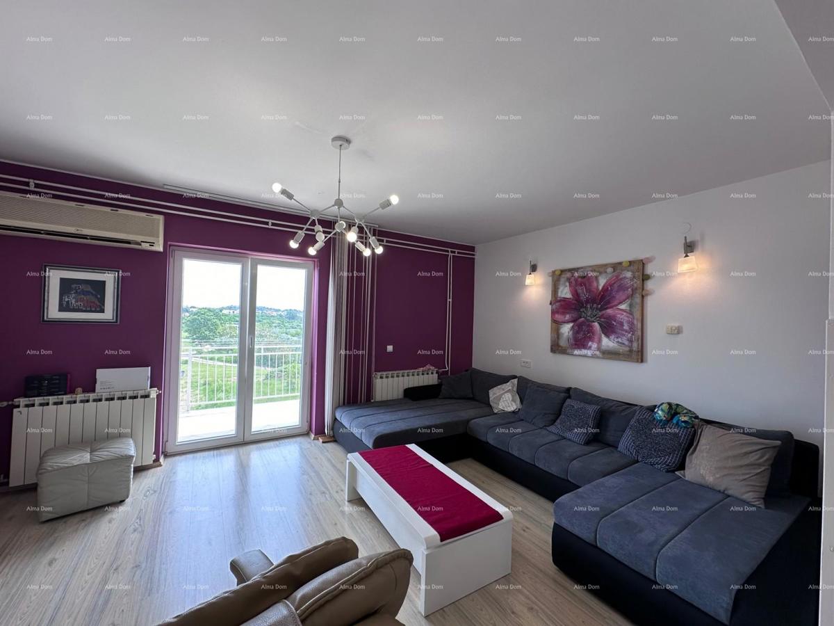 Vendiamo un appartamento in una posizione tranquilla.