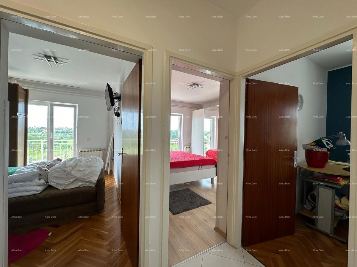 Vendiamo un appartamento in una posizione tranquilla.