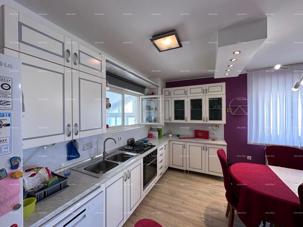 Vendiamo un appartamento in una posizione tranquilla.