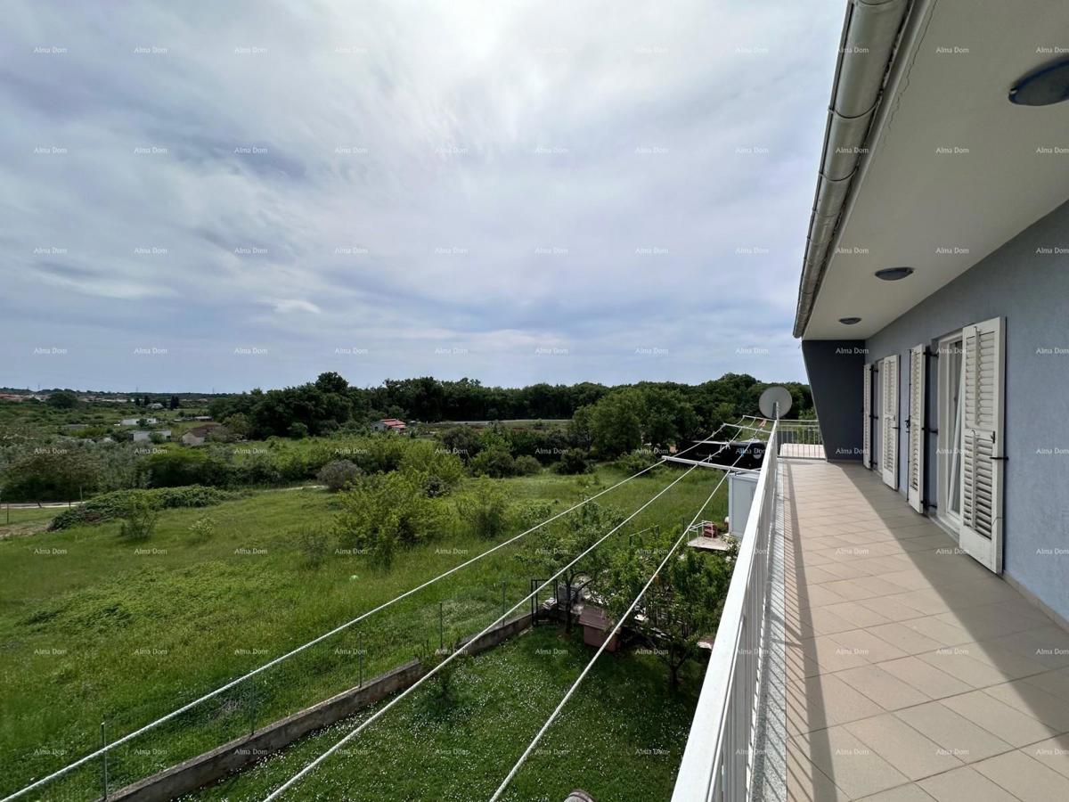 Vendiamo un appartamento in una posizione tranquilla.