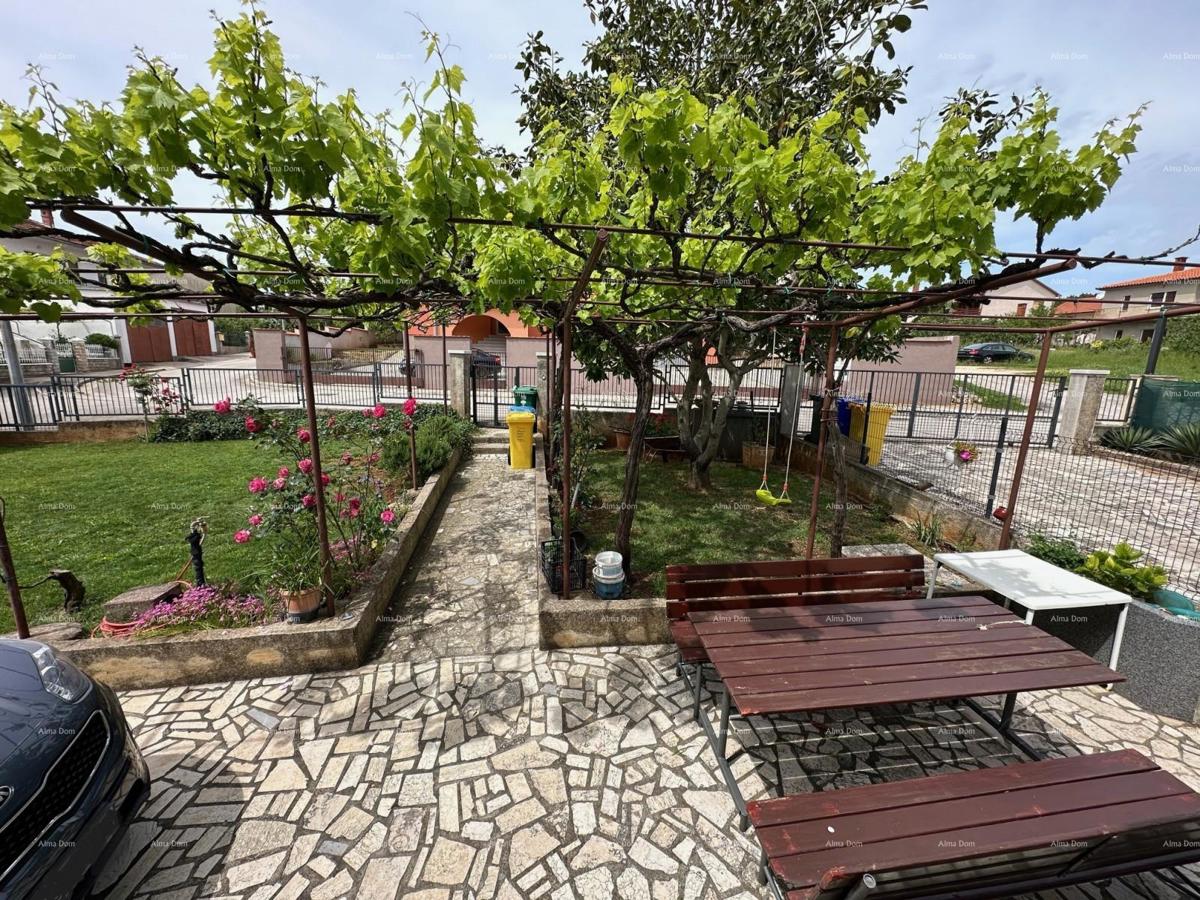 Vendiamo un appartamento in una posizione tranquilla.