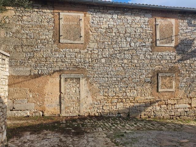 Due vecchie case di pietra, Tinjan.