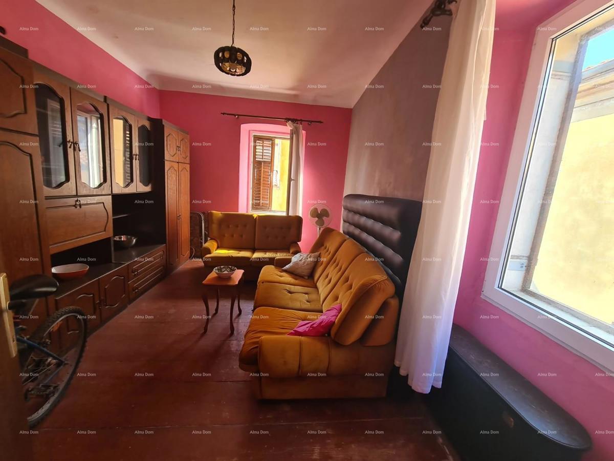 Eccellente appartamento nel cuore della città, Pola.