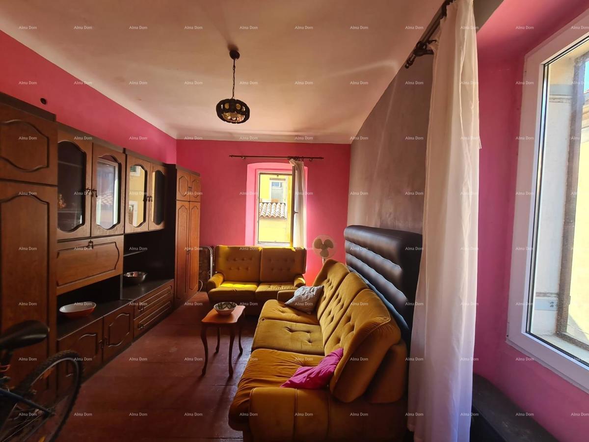 Eccellente appartamento nel cuore della città, Pola.