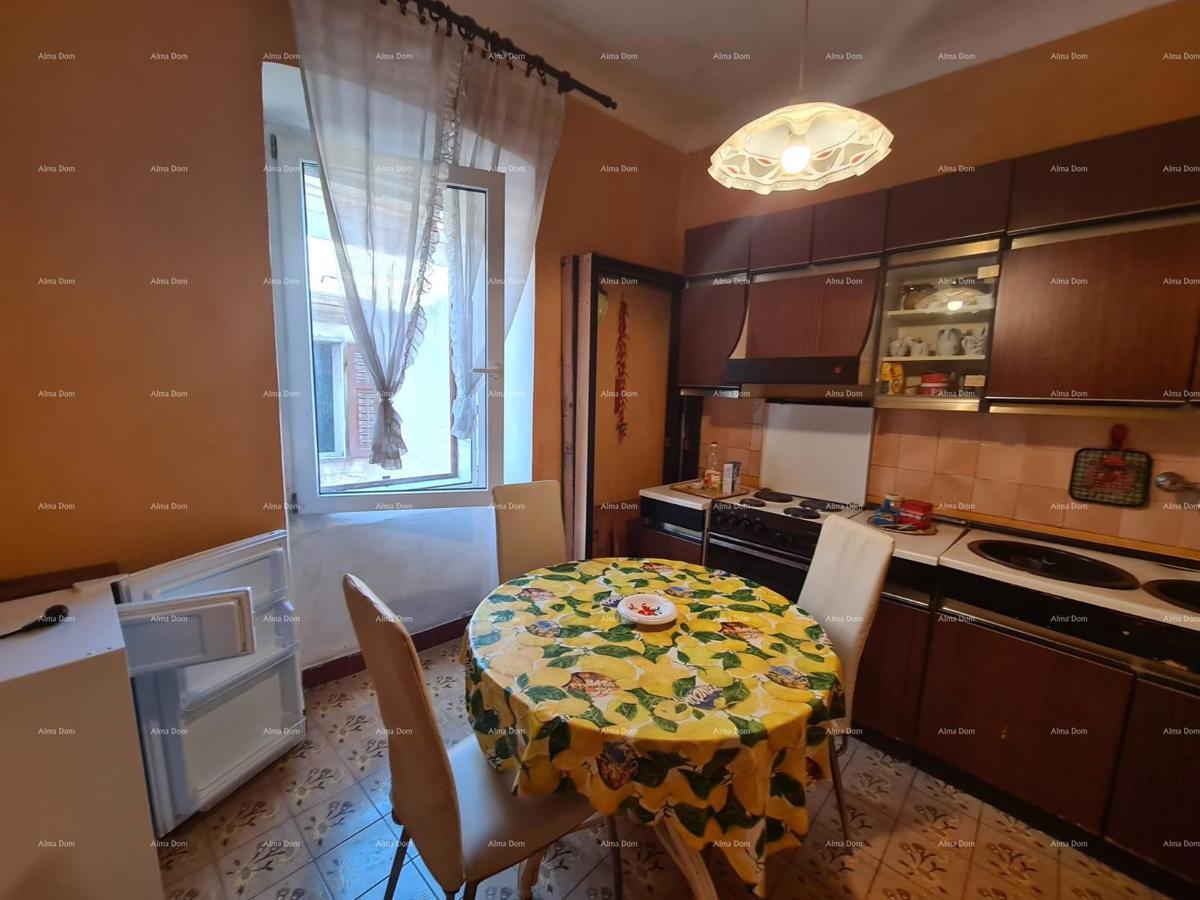 Eccellente appartamento nel cuore della città, Pola.