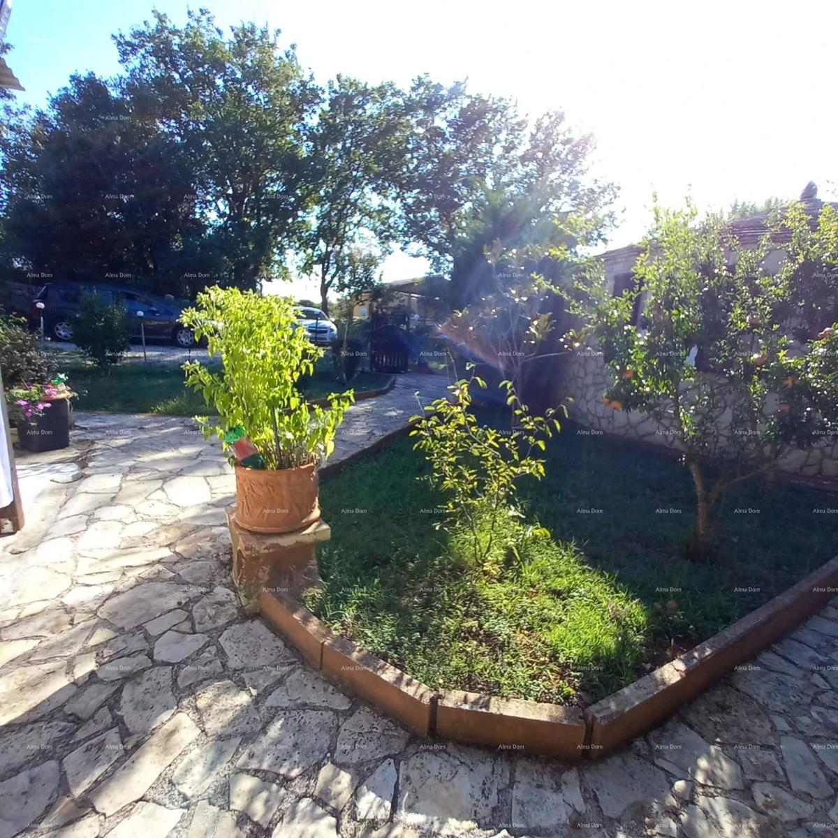 MEDULIN – AUTENTICA CASA ISTRIANA (KAŽUN) CON GIARDINO, A 600 M DAL MARE