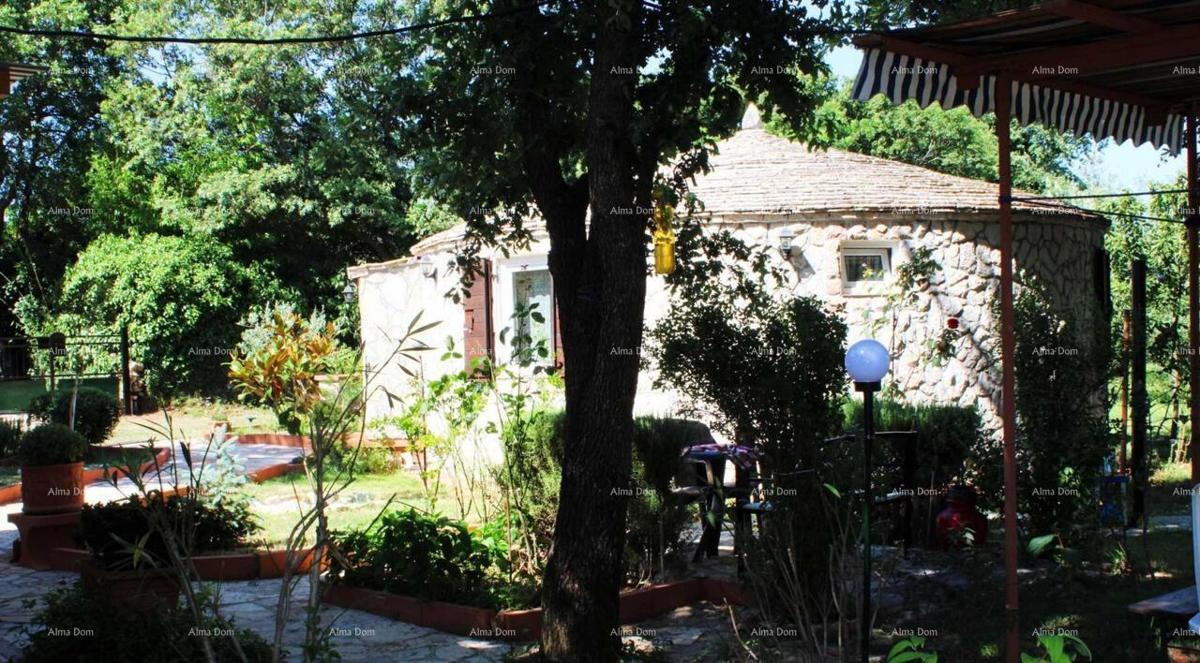 MEDULIN – AUTENTICA CASA ISTRIANA (KAŽUN) CON GIARDINO, A 600 M DAL MARE
