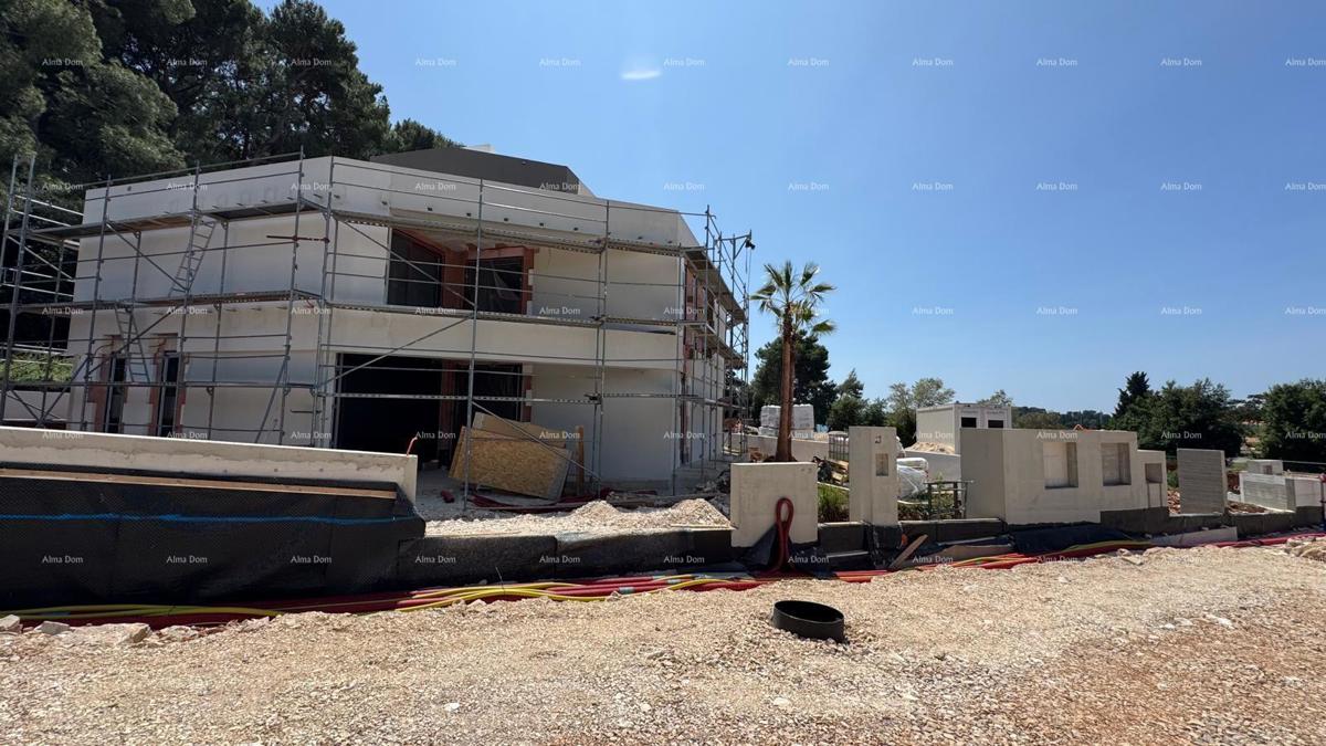 Villa moderna in vendita a Rovigno