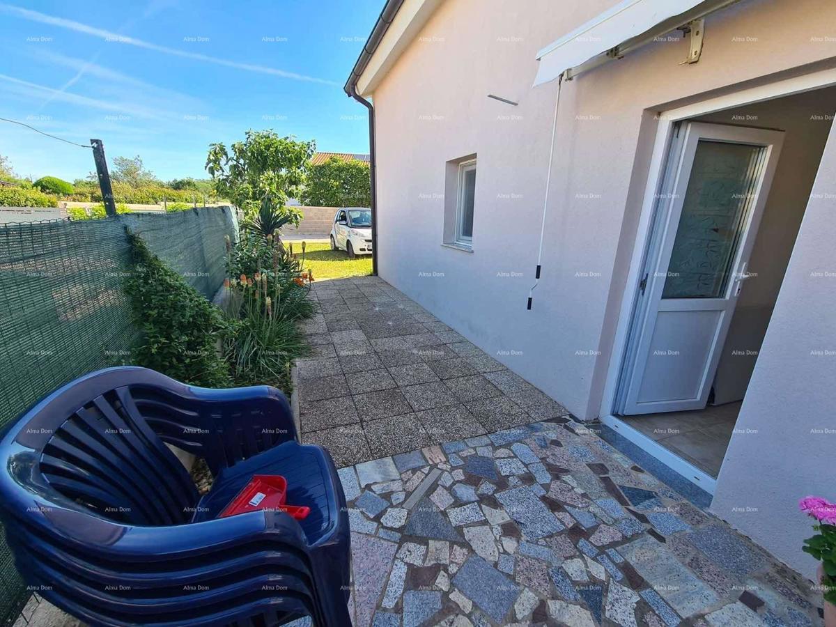 PEROJ, Appartamento al piano superiore, vicino al mare