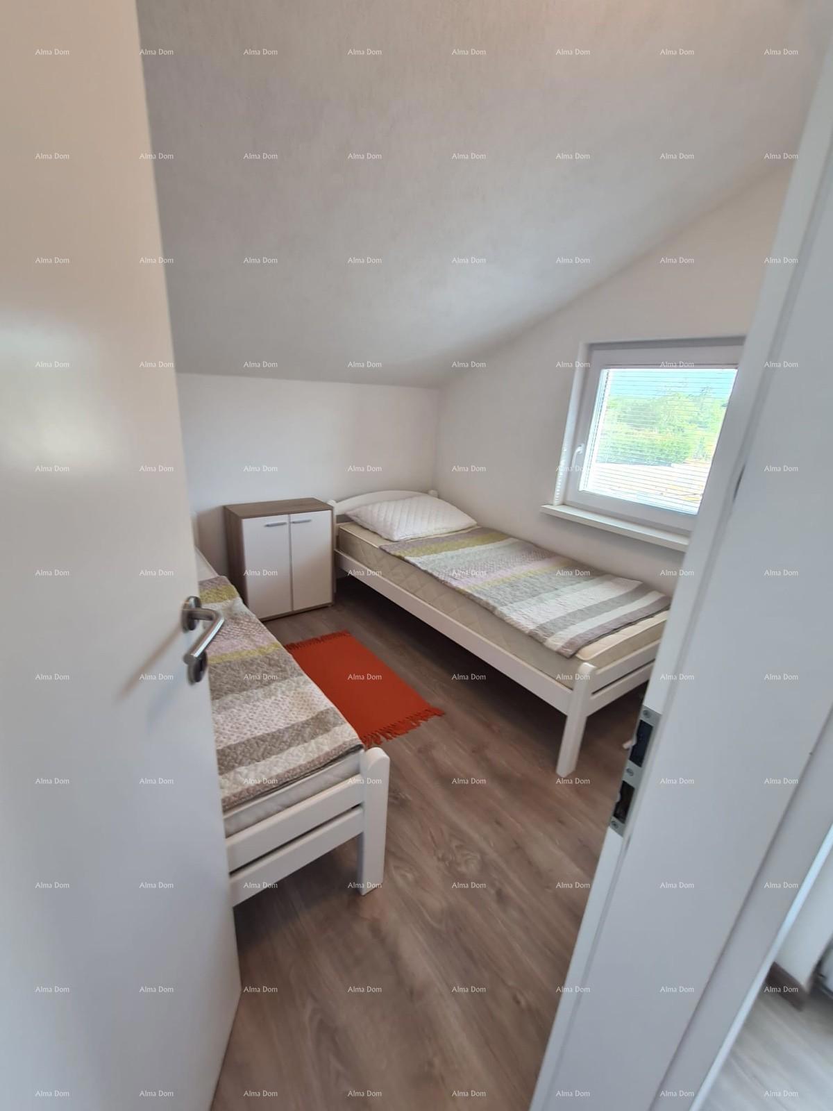 PEROJ, Appartamento al piano superiore, vicino al mare