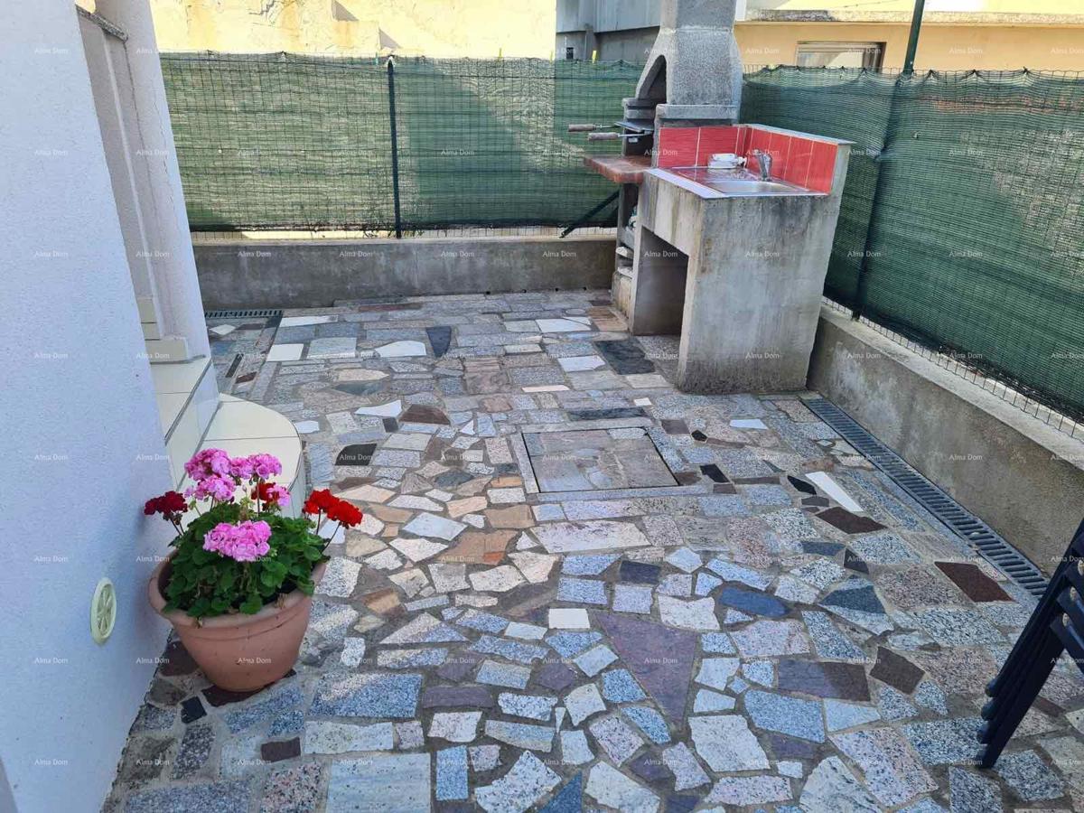 PEROJ, Appartamento al piano superiore, vicino al mare