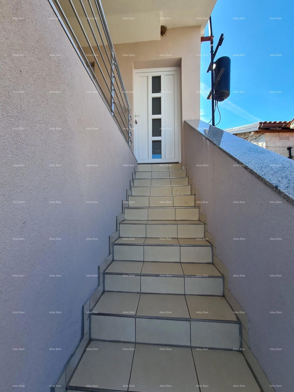 PEROJ, Appartamento al piano superiore, vicino al mare