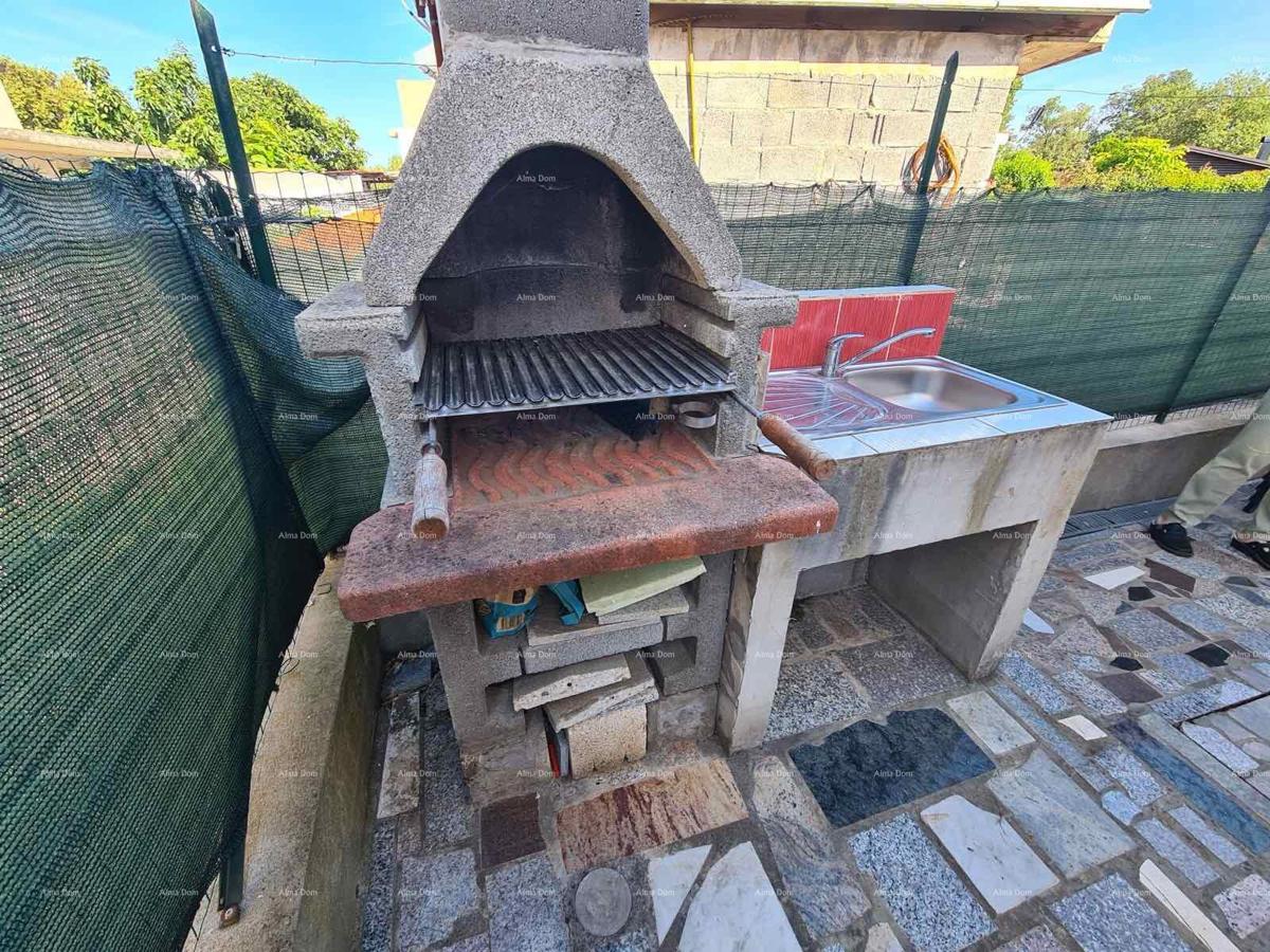 PEROJ, Appartamento al piano superiore, vicino al mare