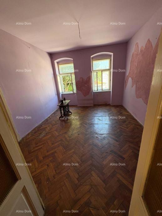 Pula, casa con giardino e edificio accessorio