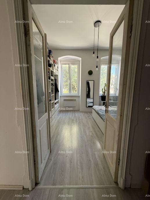 Pula, casa con giardino e edificio accessorio