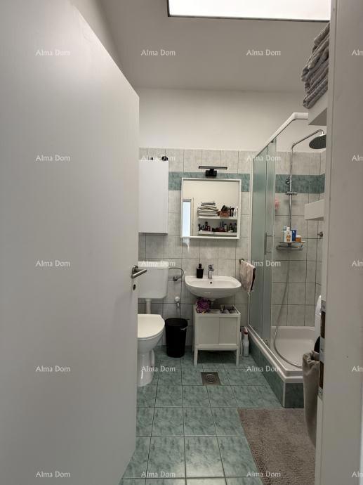 Pula, casa con giardino e edificio accessorio