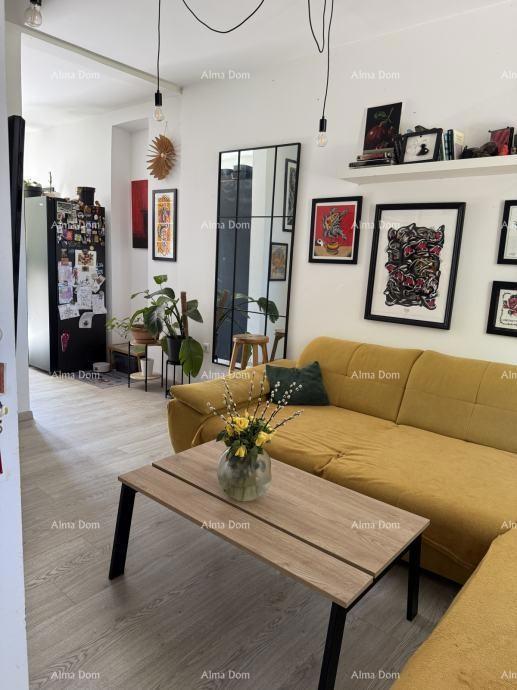 Pula, casa con giardino e edificio accessorio