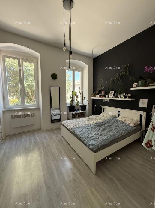 Pula, casa con giardino e edificio accessorio