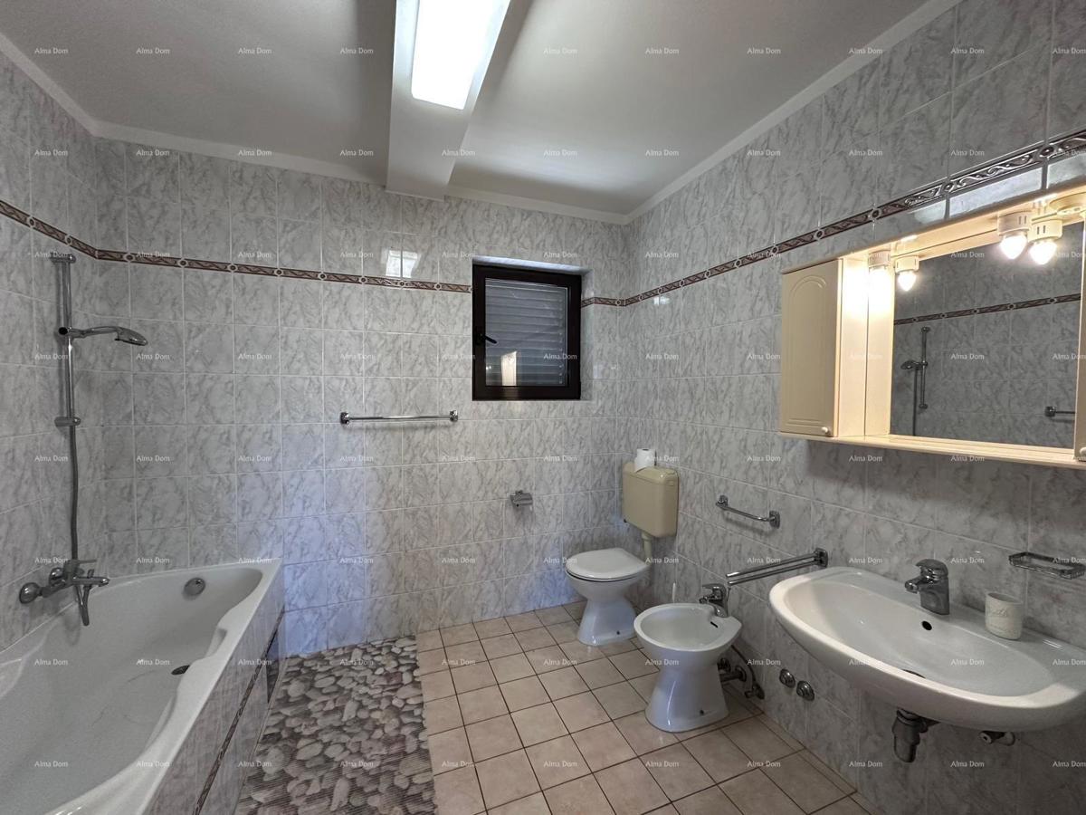 Vendiamo una casa con cinque appartamenti in ottima posizione!