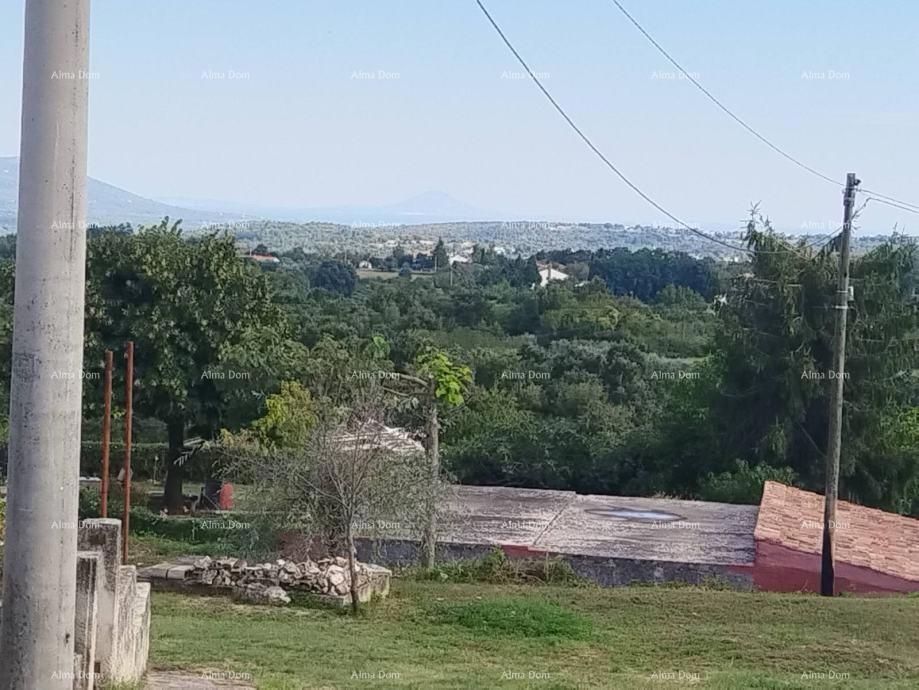 Terreno edificabile con vista mare e strutture esistenti  Barban