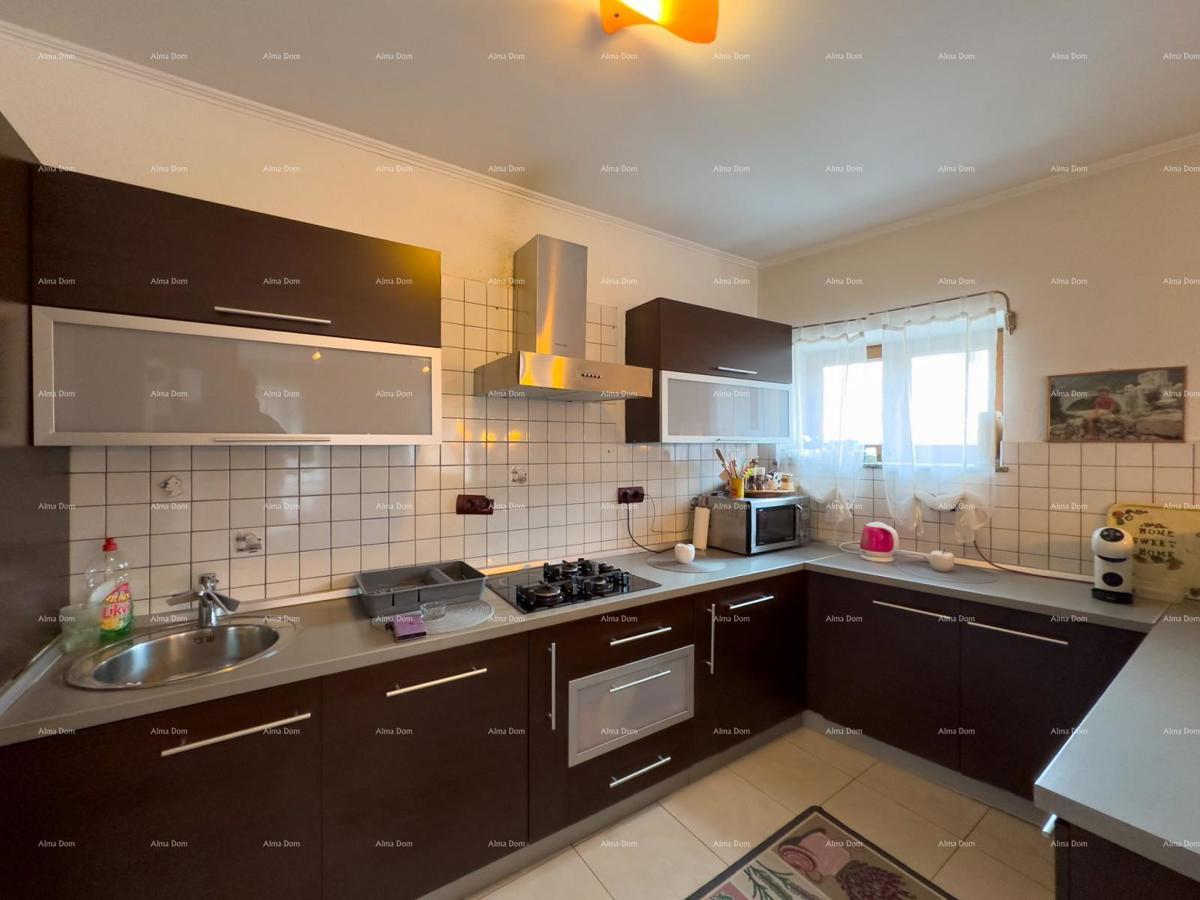 Vendiamo appartamento nel centro di Pola con posto auto!