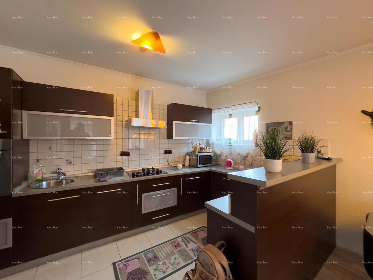 Vendiamo appartamento nel centro di Pola con posto auto!