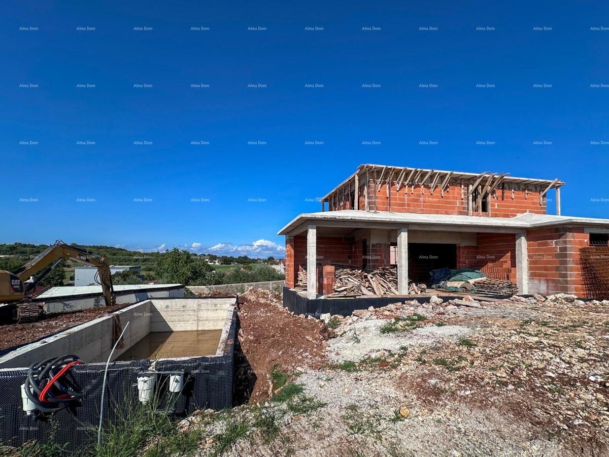 Vendita di una villa con piscina, in costruzione, a Pola!