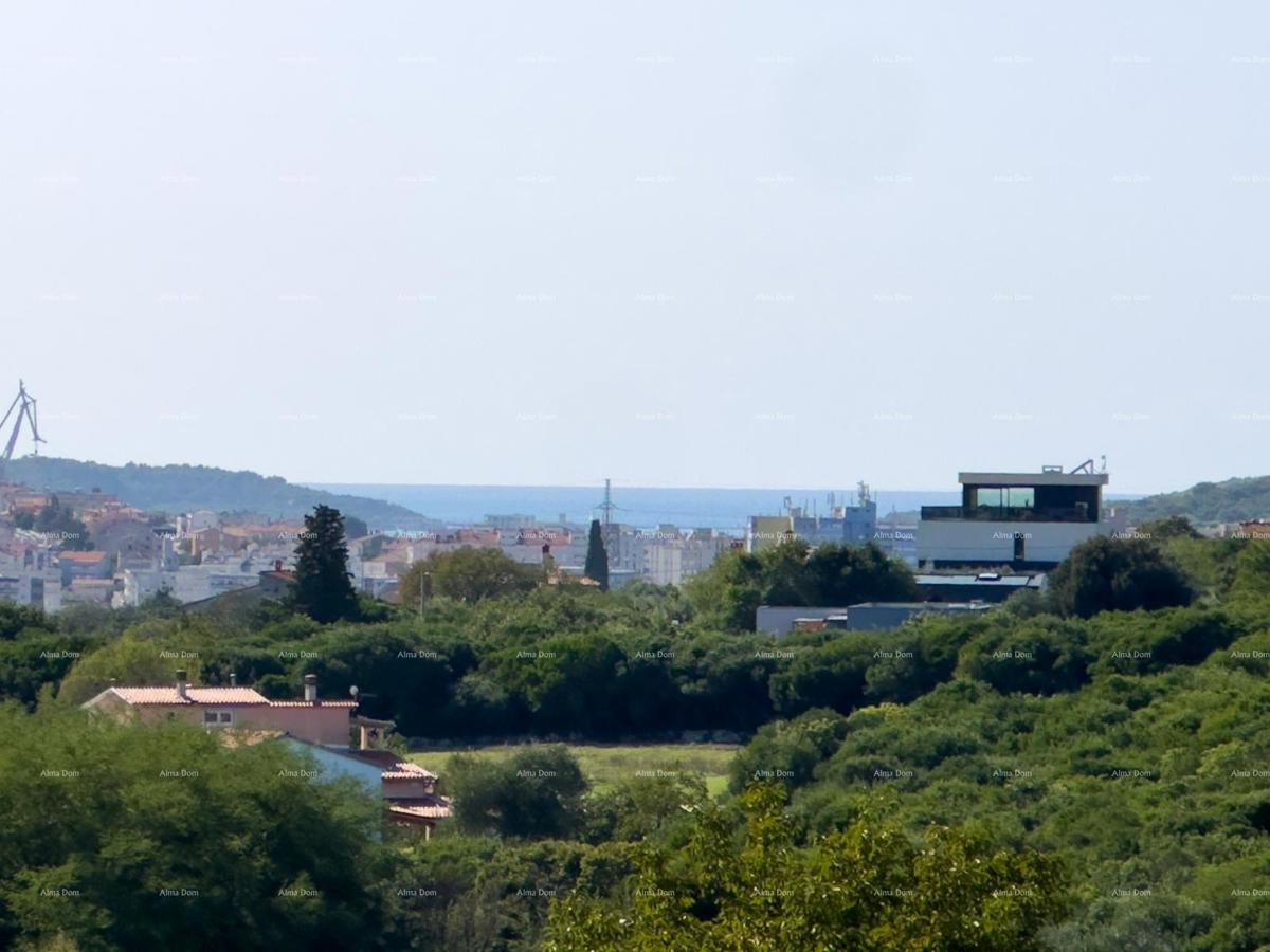 Vendita di una villa con piscina, in costruzione, a Pola!