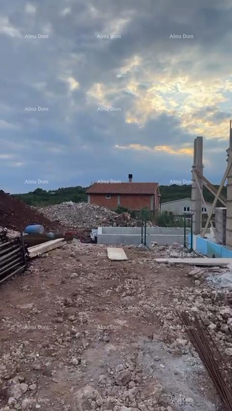 Vendita di una villa con piscina, in costruzione, a Pola!