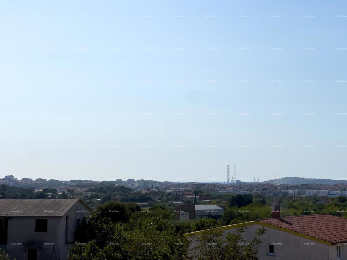 Vendita di una villa con piscina, in costruzione, a Pola!