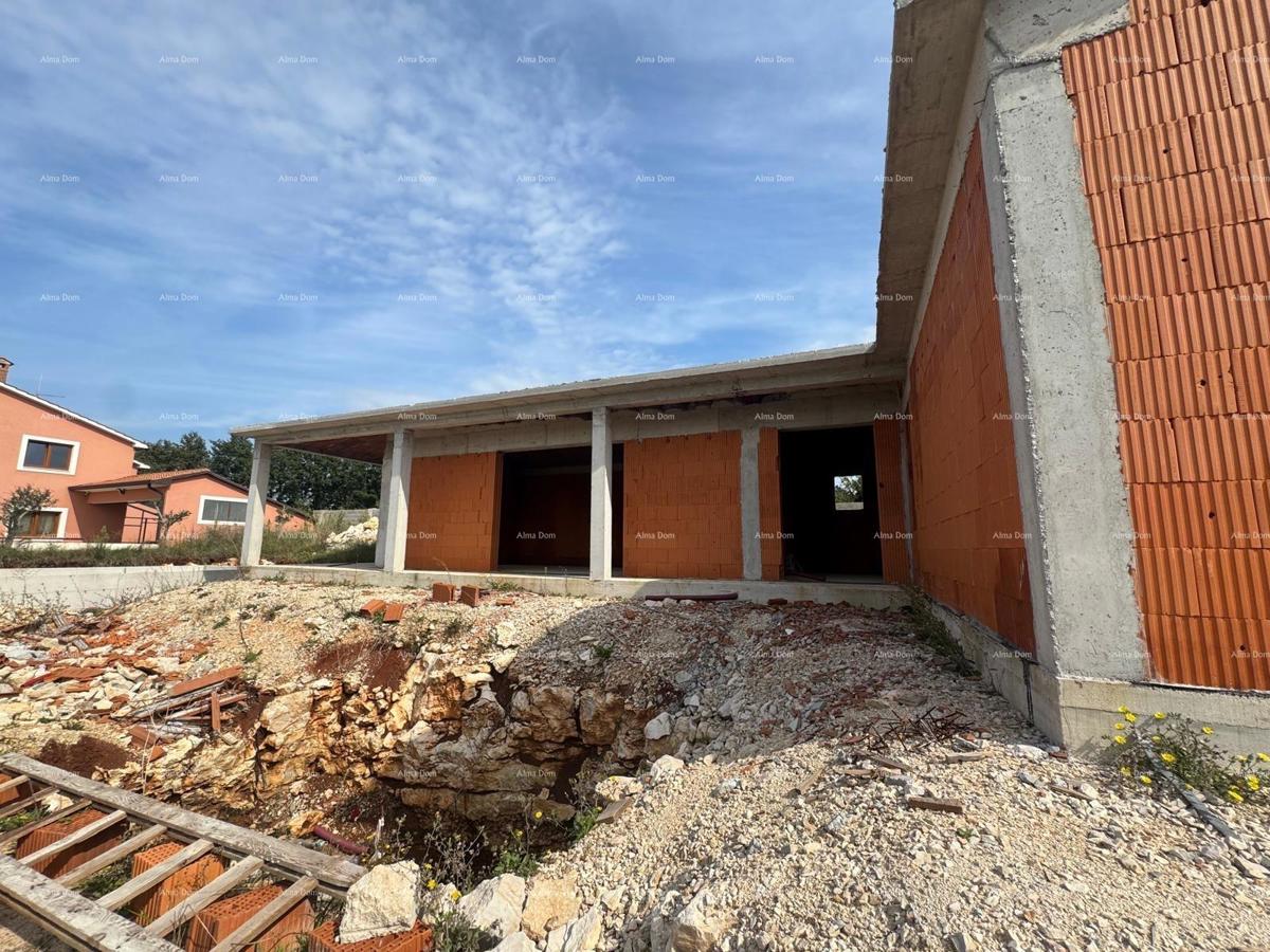 In vendita casa a piano terra con piscina - attualmente in fase di roh bau, Sveti Petar u Šumi - vicino a Pazin!