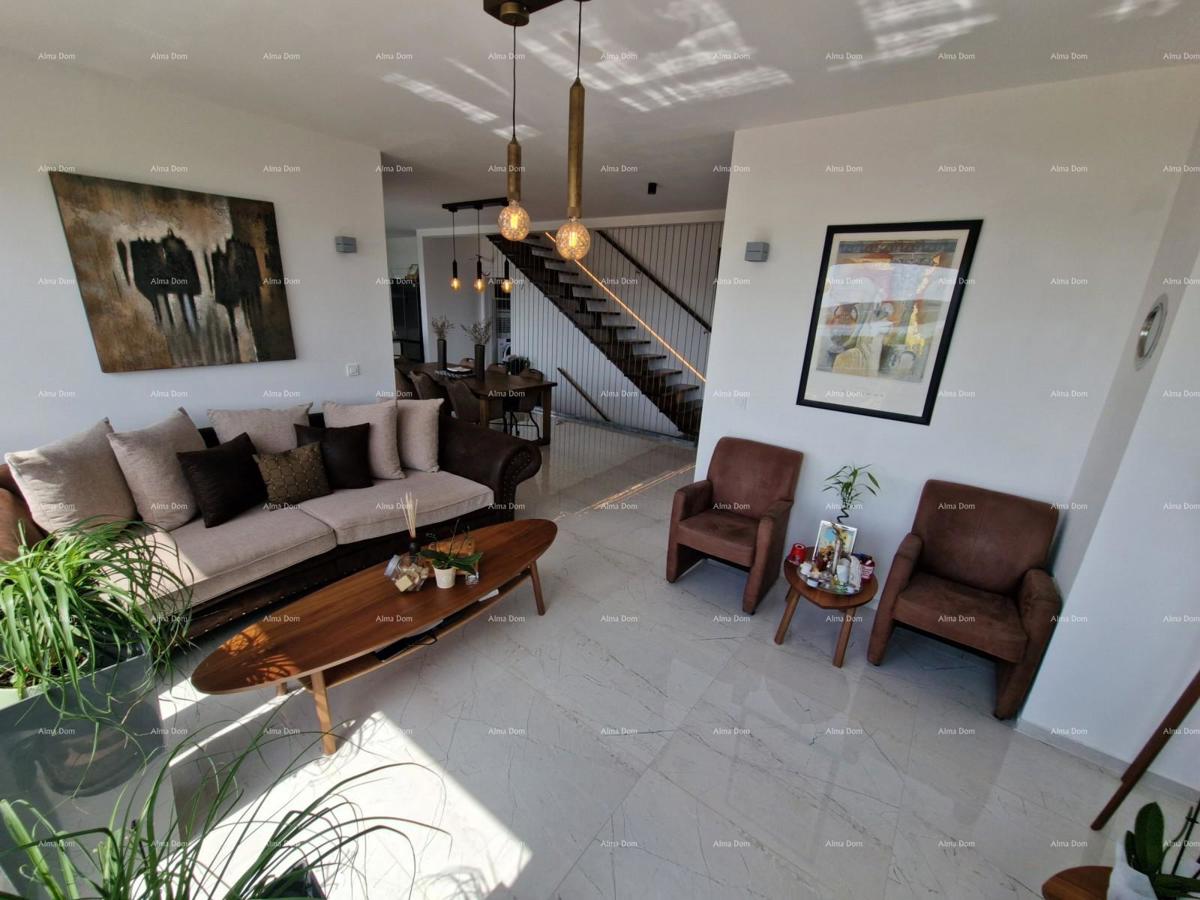 In vendita lussuosa villa a Medulin – 100 m dal mare