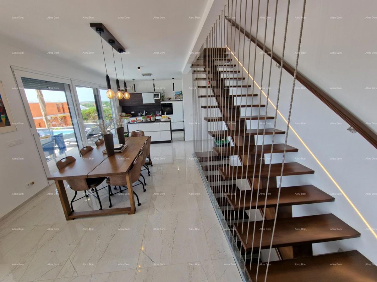 In vendita lussuosa villa a Medulin – 100 m dal mare