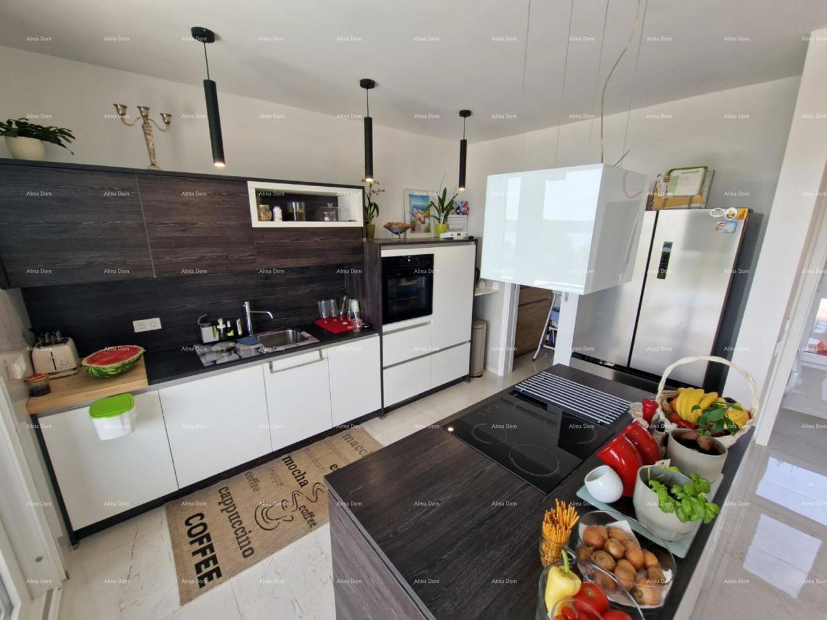 In vendita lussuosa villa a Medulin – 100 m dal mare