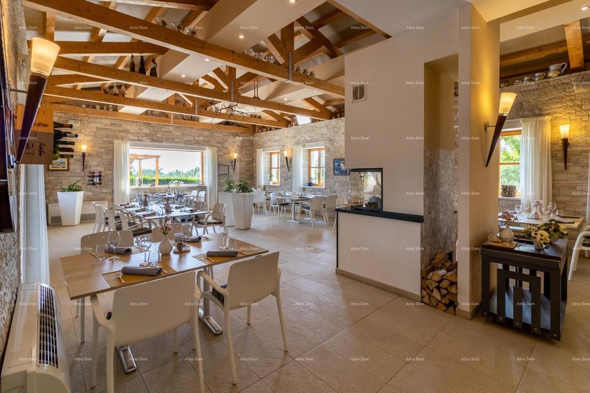 Hotel e Ristorante. Vicino alla città di Pola.