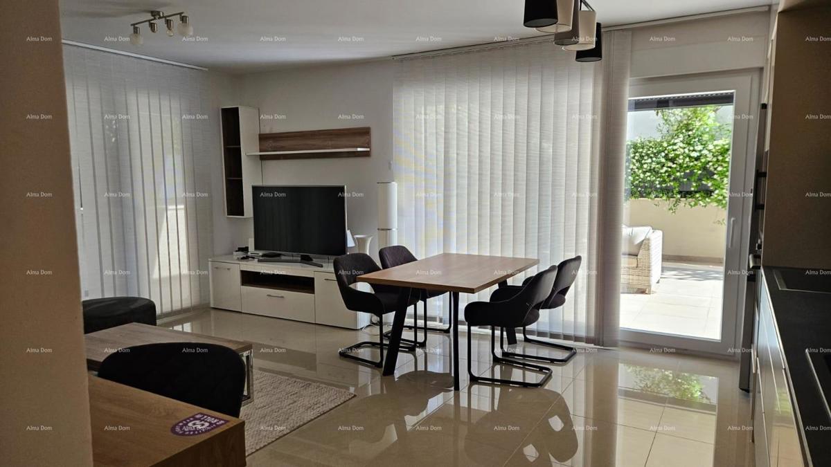 STOJA Moderno appartamento con terrazza di 80 m², a 100 m dal mare a Pola!